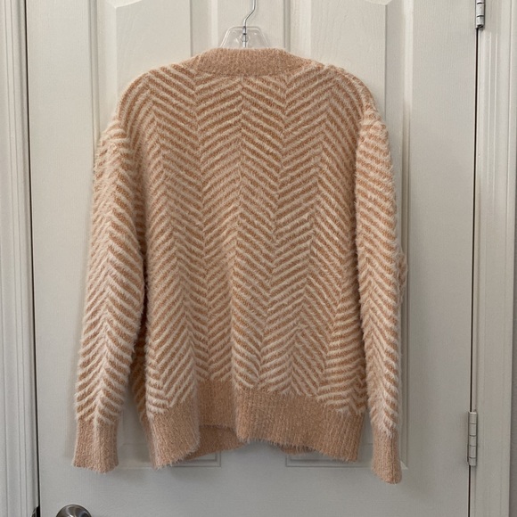 Select + Trend Cream & Peach Chevron Like Pattern Cardigan Sweater Size … - Picture 10 of 13
